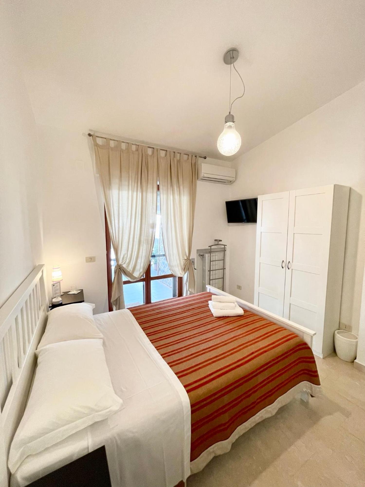 B&B Le Saline Taranto Exterior foto