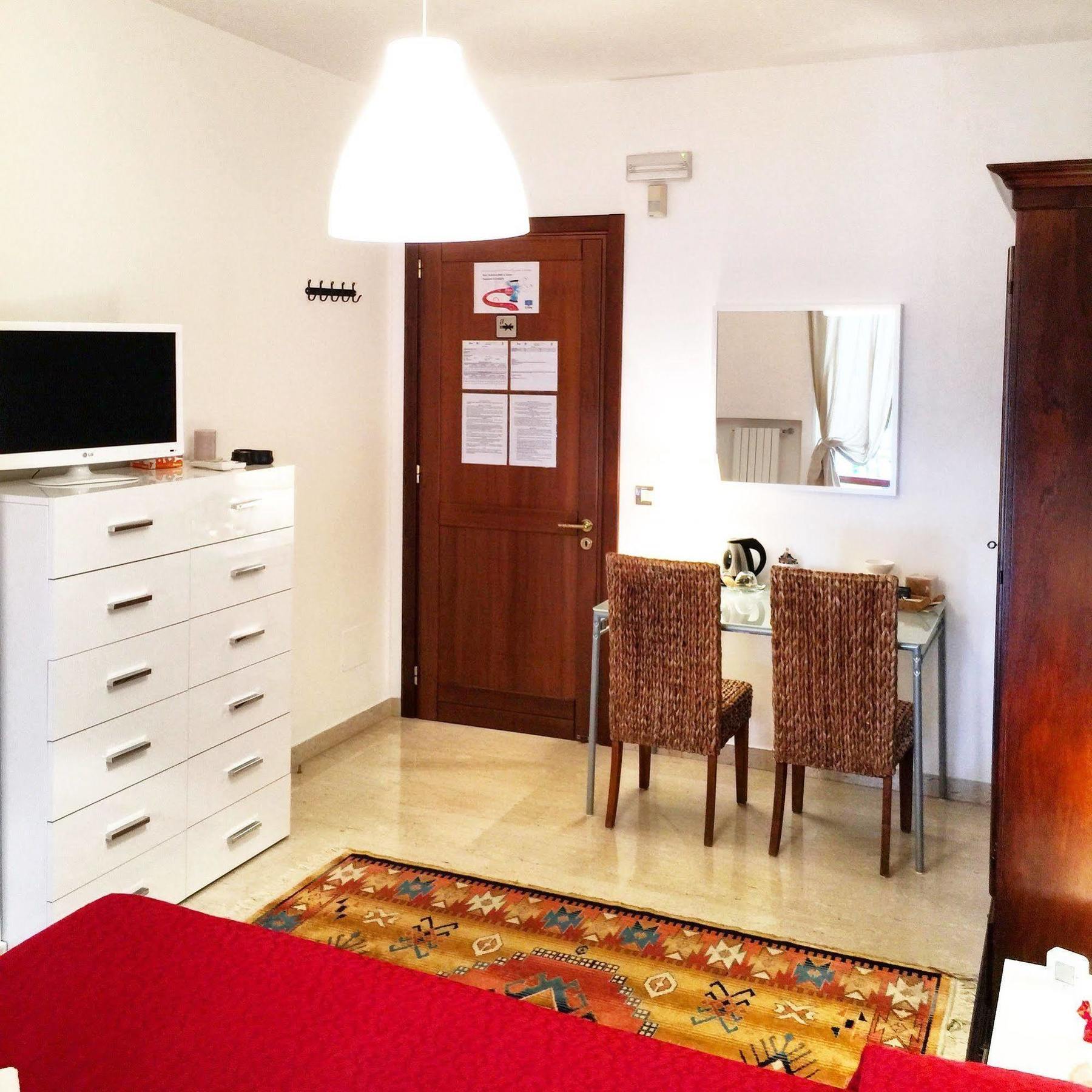 B&B Le Saline Taranto Exterior foto